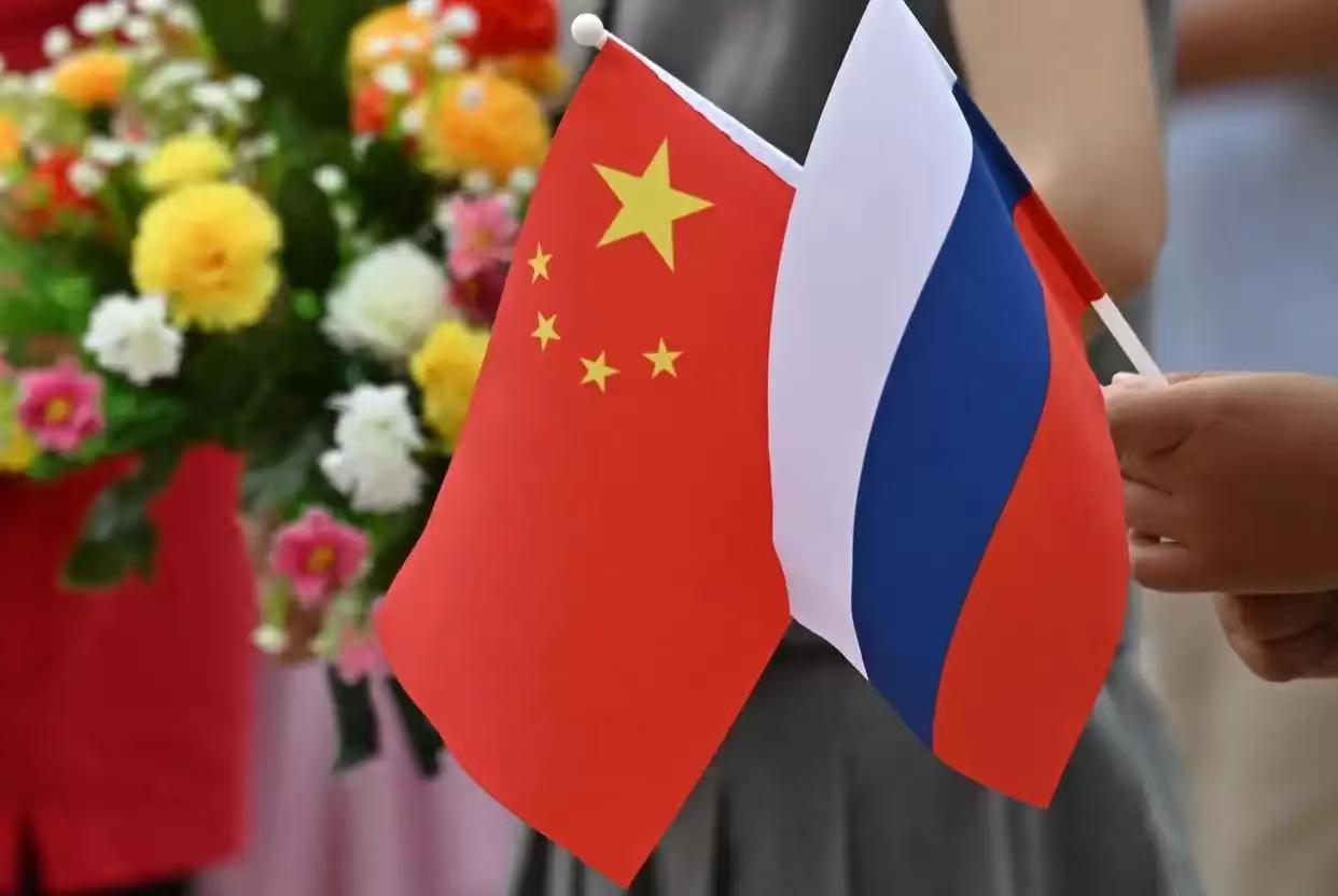 中俄关系将来可能难免会有一场较量，但现在中国为啥还不疏远俄罗斯？因为时机还没到，