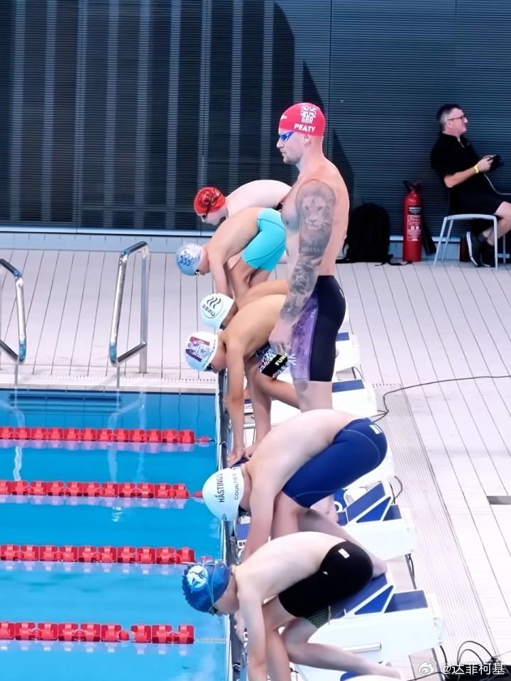 📌让你们先游10秒！对自身实力的绝对自信！>>网页链接 让你们先游10秒！对自