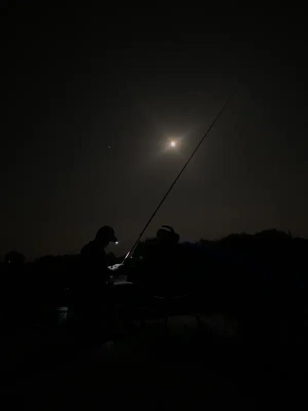 重庆堂兄弟3人夜钓失联两年 重庆巫溪这堂兄弟三人夜钓失联事件，真的太让人痛心。2