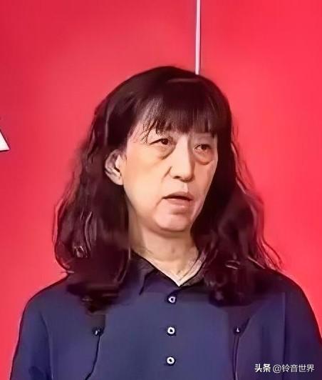她真的是为排球事业奉献了大半辈子。很不容易。她的神情很憔悴，感觉非常累。女排，一