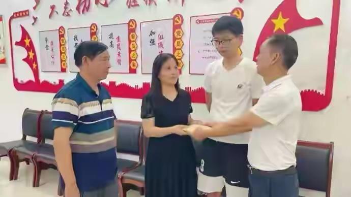 央媒评扶老人被索赔：法律不能和稀泥，1.9万可退回，伤痕却难消除
 
湖南祁东店