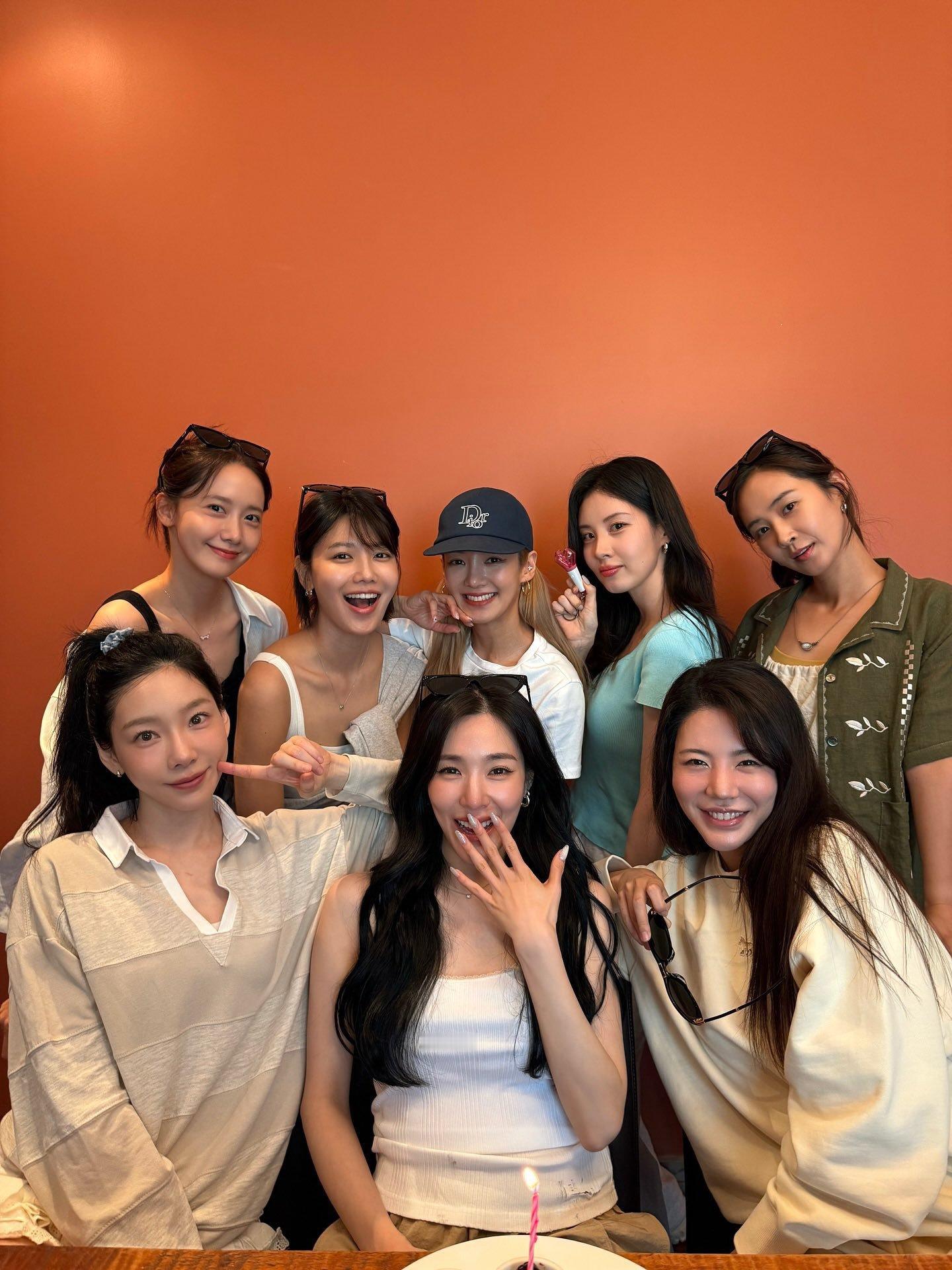少女时代出道18周年✨ ​​​