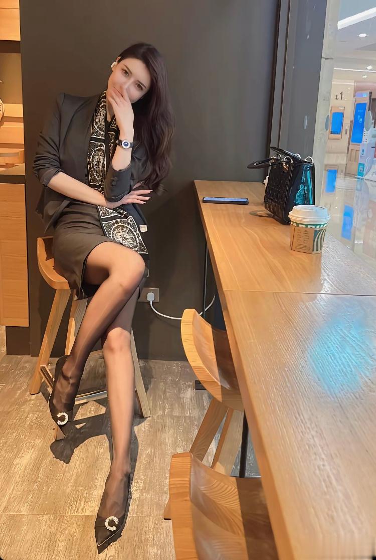 大长腿御姐姐姐的腿嘿咝的 ​​​
