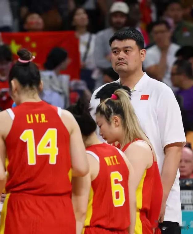 姚明彻底坐不住了，不仅是因为中国女篮被西班牙逆转，还因为——

1，中国队全场最