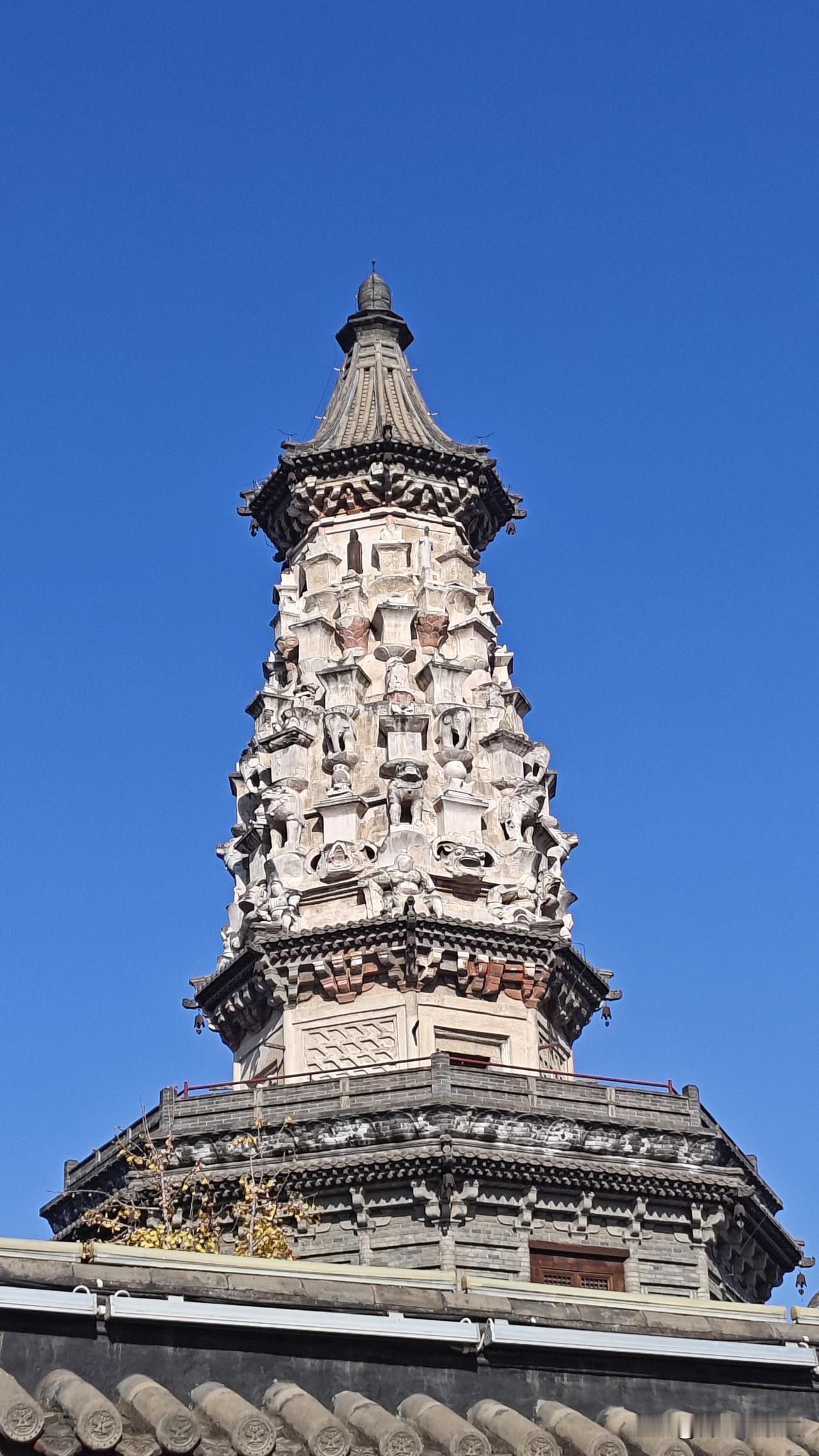 真不建议去正定看花灯，太挤了！
每年都是一样的，非常挤，就连排队都非常慢。
去过