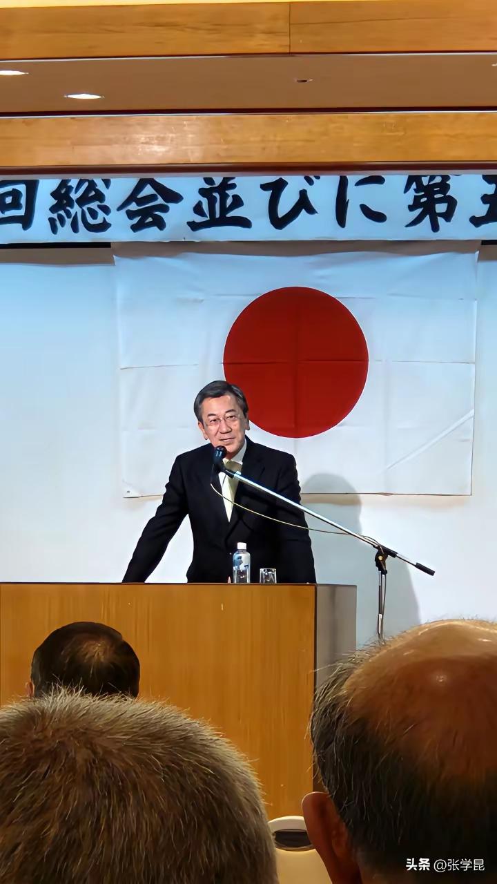 日本驻澳大利亚大使山上信吾厚颜无耻地说：“日本有什么资格指手画脚、横加干涉？正是