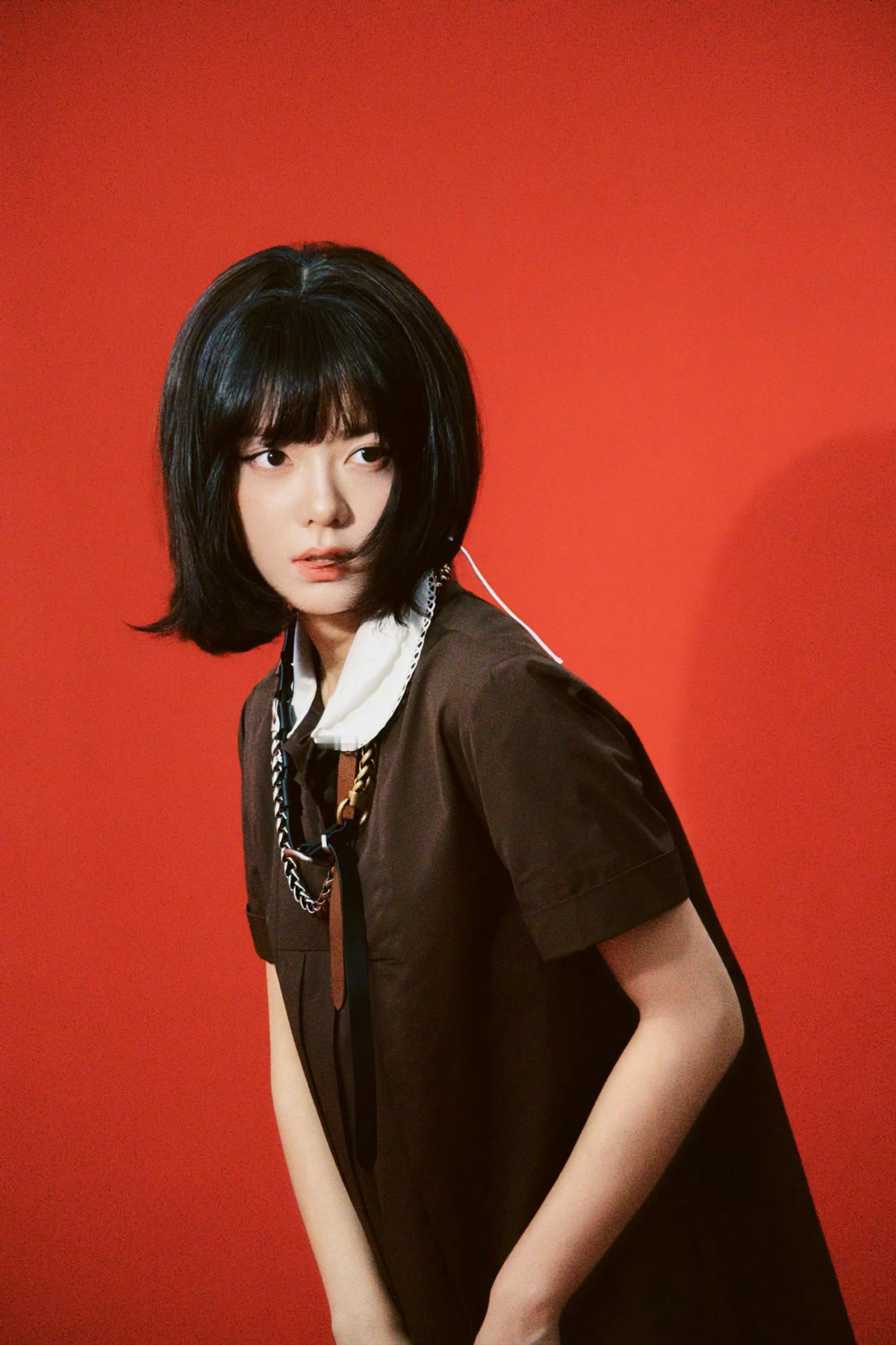 赵今麦 × Miu Miu 全新造型宣传大片 🔴🟤 