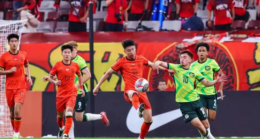 美国终于对伊朗下手了,美以联军出动空军狂轰滥炸,伊朗也不甘示弱,弹道导弹、无人机