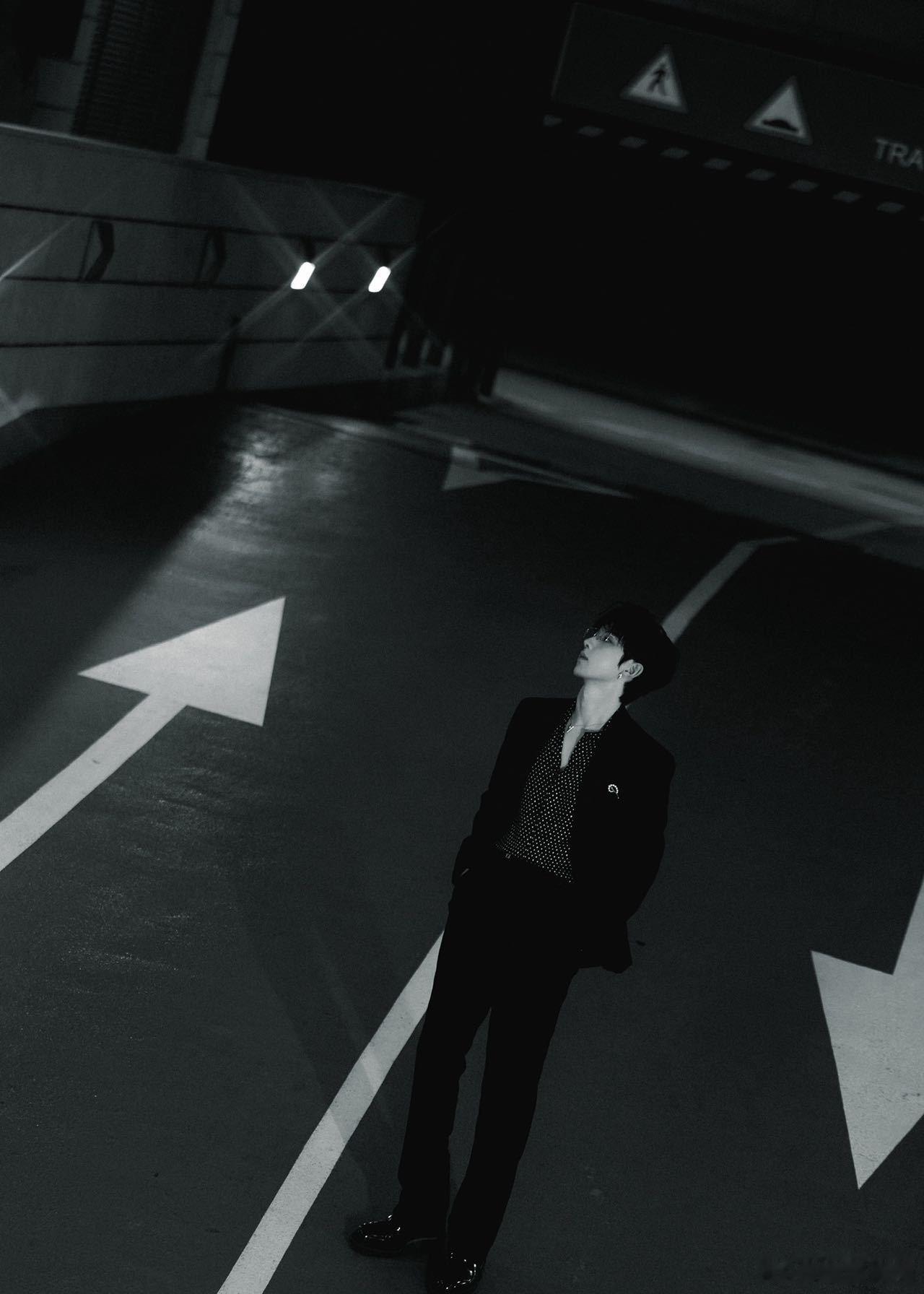 郭俊辰 初恋来了 郭俊辰尖叫之夜红毯造型直接封神，初恋感直接拉满，挺拔身姿搭配清