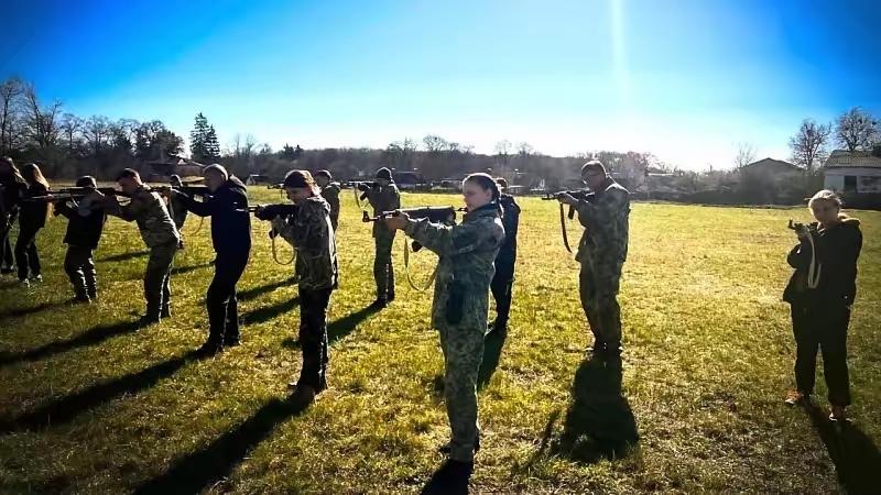 200万人逃避动员，30万人当逃兵，乌克兰的“全民抗战”只剩笑话！
 
乌克兰当