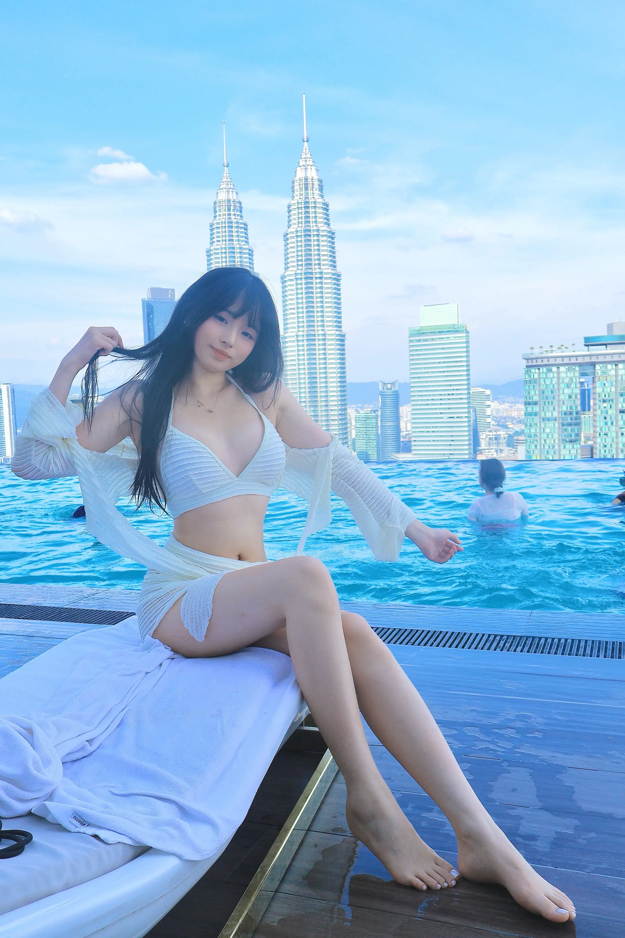 🩵˚☆˖ 𝕊𝕦𝕞𝕞𝕖𝕣 .* ꙳ ·🫧 好天气和泳池最配🏖️