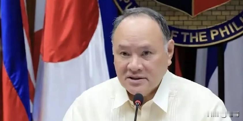 吕宋岛上，正与美军、日本军联合演习17000多名军人同场军演。
4月24日，法新