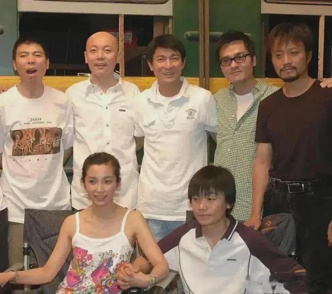 2004年，还是新人的王宝强得到了冯小刚的赏识，出演了“傻根”一角，从此改变了命