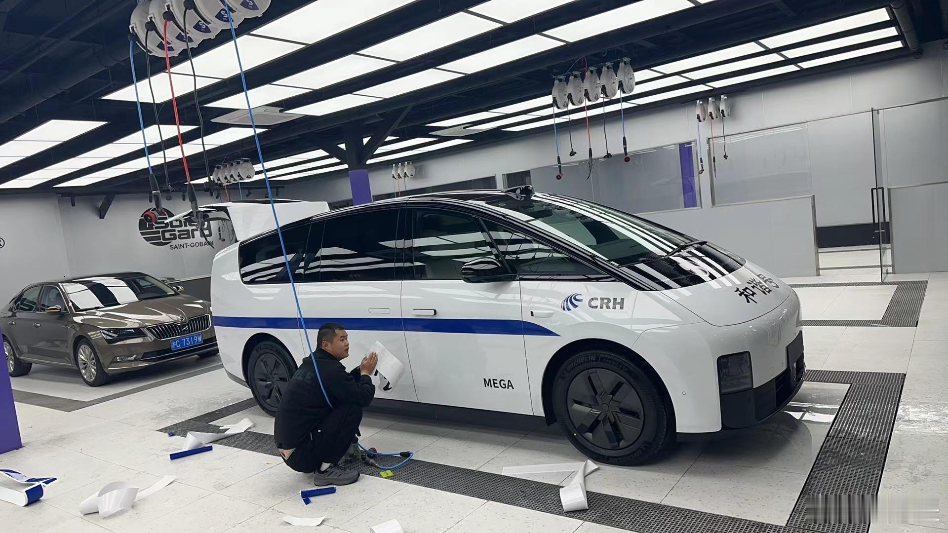 想问问你们，如果你们买了MEGA也会这么贴吗[笑cry]#汽车[超话]##理想M