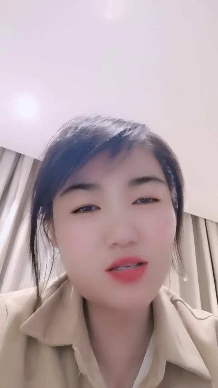 弱者只会盯着别人的错误嘲笑，而强者却能从别人的错误中学习。
·弱者谈论他人的问题