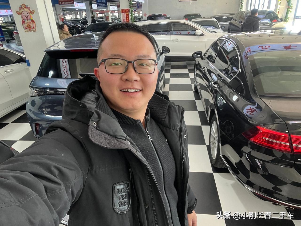 1．花开生两面，人生佛魔间。

释义：字面意思是花开后有正面和背面之分，人有佛性