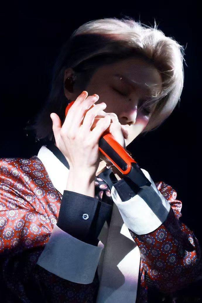 华晨宇 我才是快乐男声声鸣远扬 笑不活了！全场拿快乐男声玩梗，殷秀梅老师点评危晋