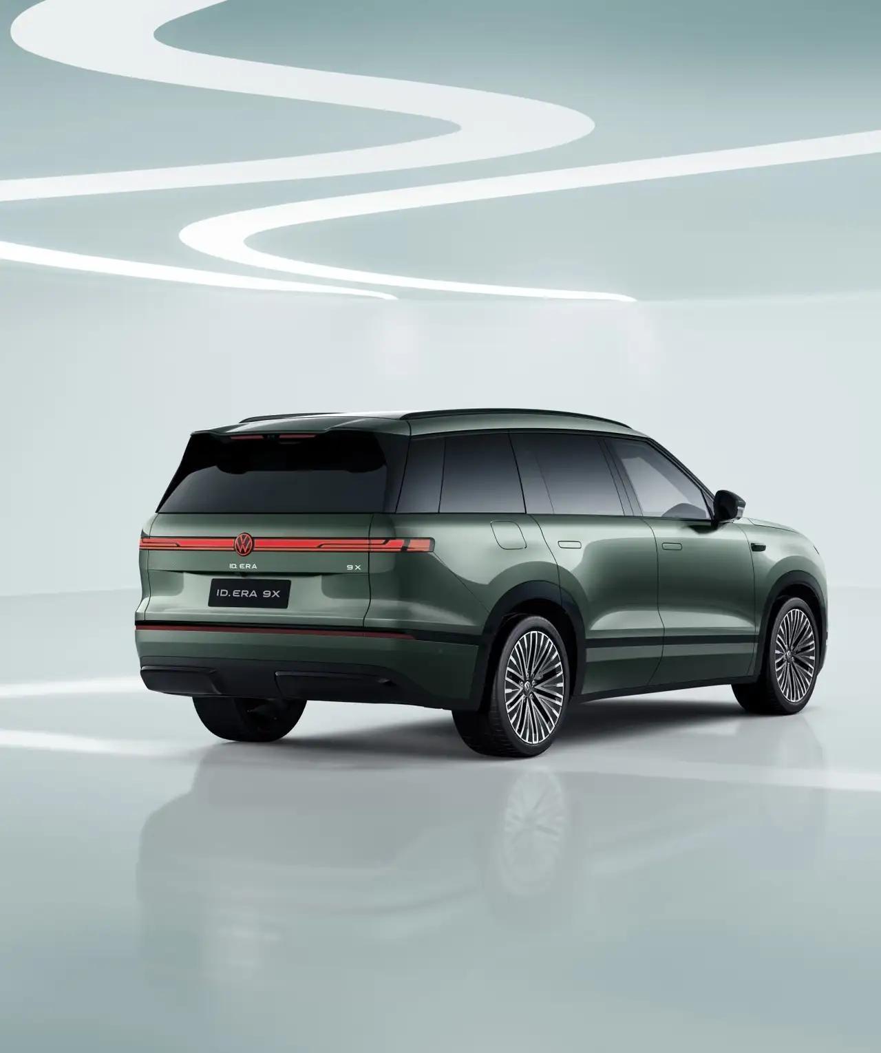 听我一句劝，买车不纠结:
1、跑出租——买纯电
2、跑长途——买增程
3、要宽敞