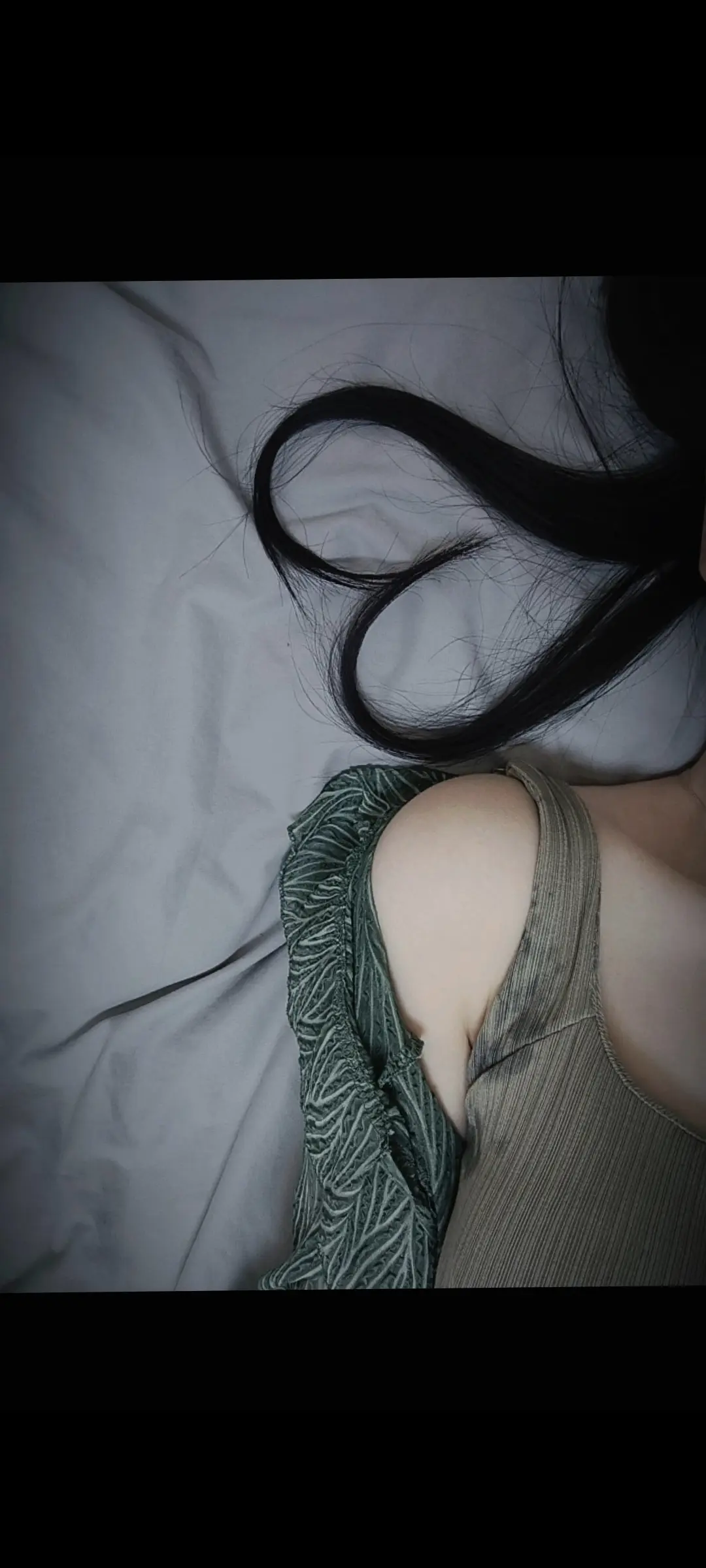 你不会还没有吧  头发比心 。