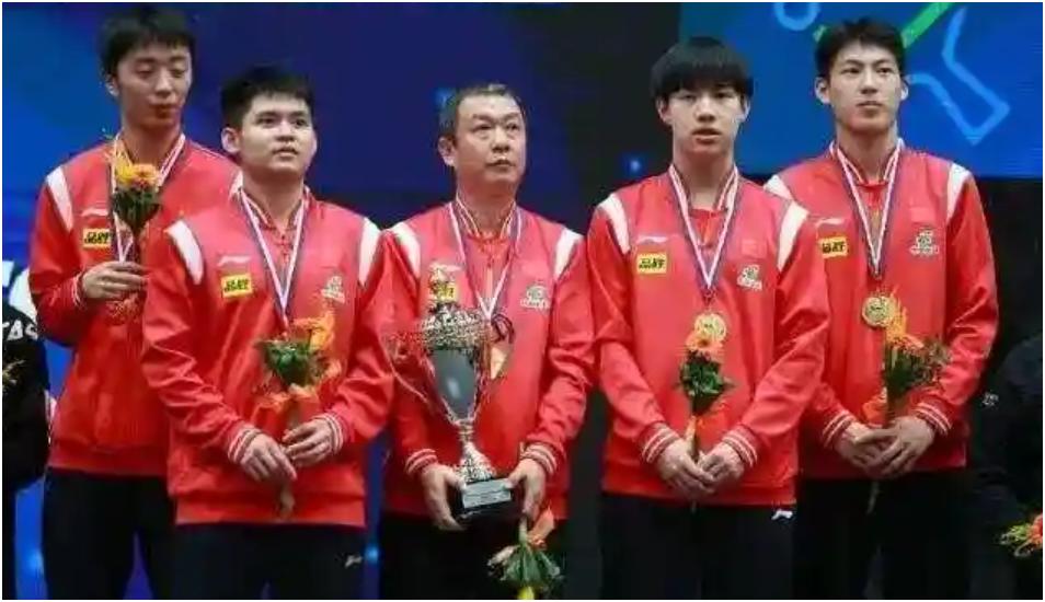 乒乓球世青赛国乒U15、U19四项夺得一冠。
一、国乒U19男团1比3中国台北队