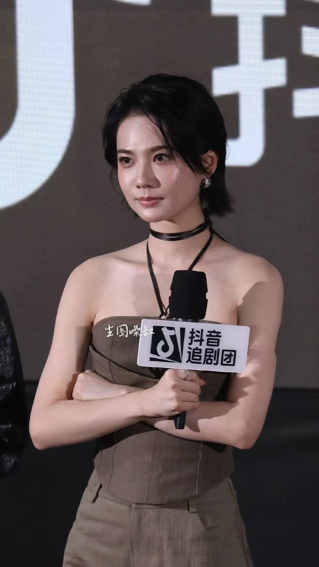 姜珮瑶这背不拔火罐可惜了姜珮瑶这背好适合去拔火罐好美的背啊.. 