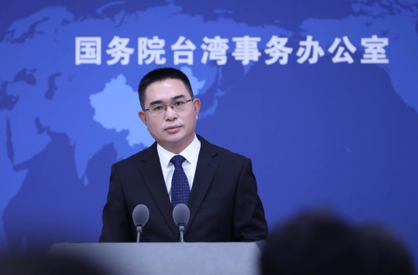 台当局竟敢踩红线！偷偷给军校恢复所谓 “反共爱国教育” 课程，以为能暗地挑动两岸