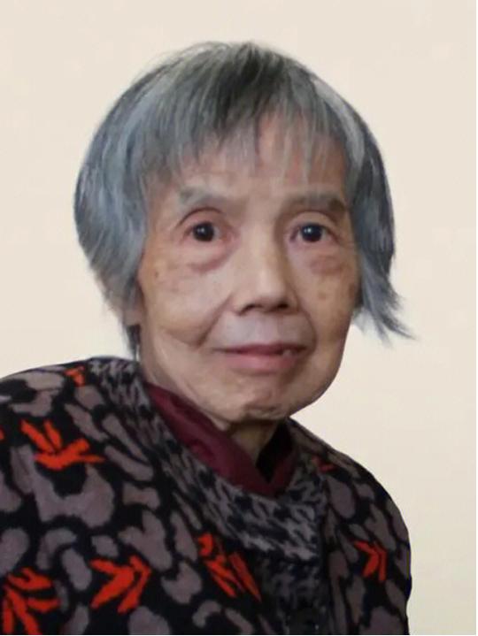 “致敬！”1984年，黄令仪收到通知：停止集成电路和芯片的研发，她冲进办公室大喊