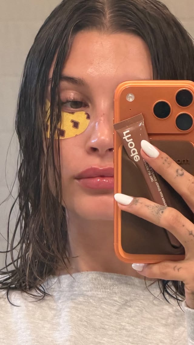 海莉 Hailey Bieber今日快拍更新☕️ 