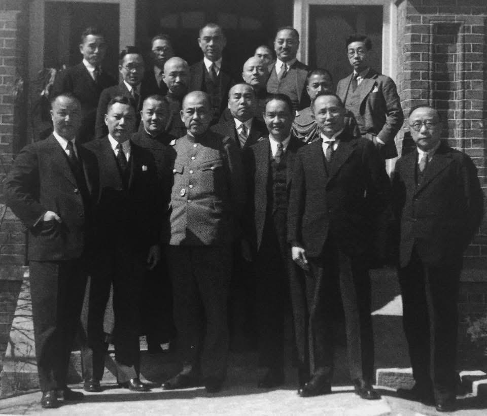 1936年，全面抗战爆发前一年的魔幻合照！中日军政要人竟然如此平和合影，要知道此