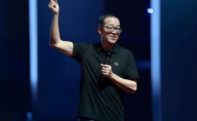 据媒体报道，针对此前东方甄选主播的集体离职事件，4月27日，俞敏洪再次做出了回应