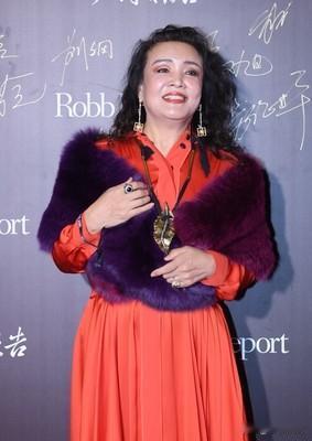 张兰和汪小菲的抖音该解封了吗？真的挺想张兰的，她的拼搏精神一直鼓励着我前行。
★