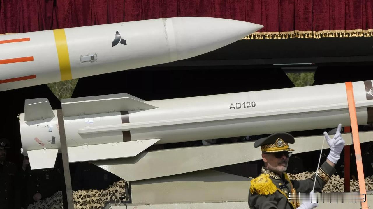 伊朗防长：若开战将给美国“难忘教训”

伊朗国防部长阿齐兹·纳西尔扎德称，伊朗不