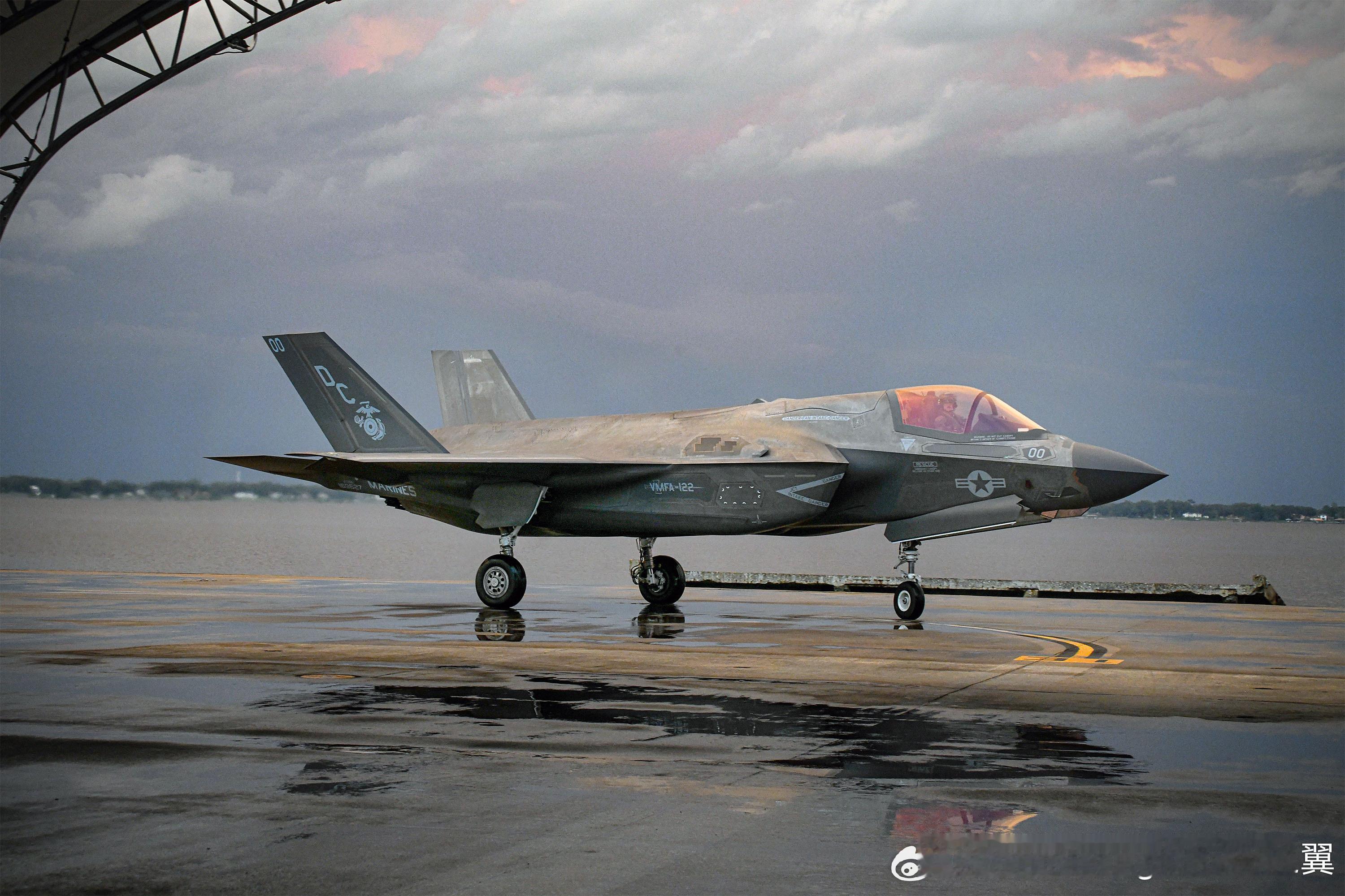烽火问鼎计划 锈迹斑斑的F-35B。F-35 使用的HAVE GLASS V隐身