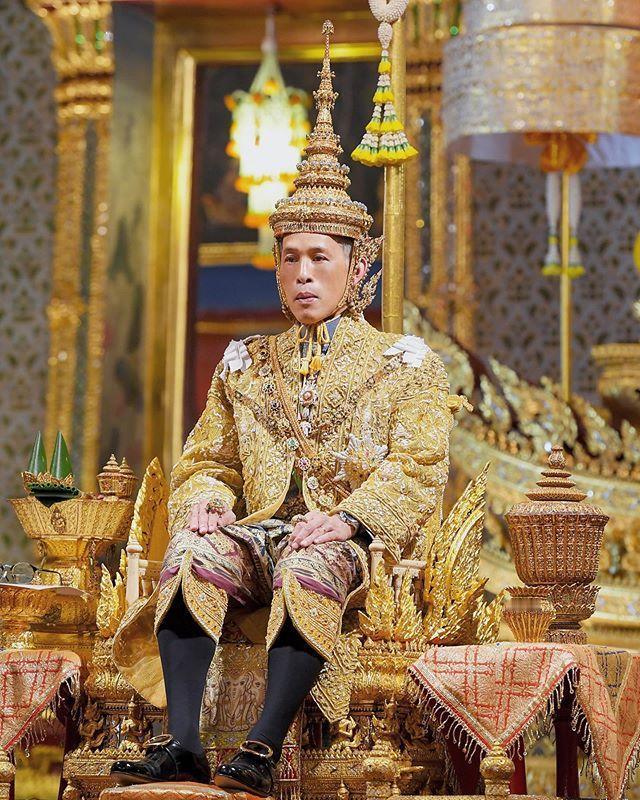 最富国王—泰王玛哈，奢靡程度到底有多夸张？

他出行的规格必须是大象开道，万人跟