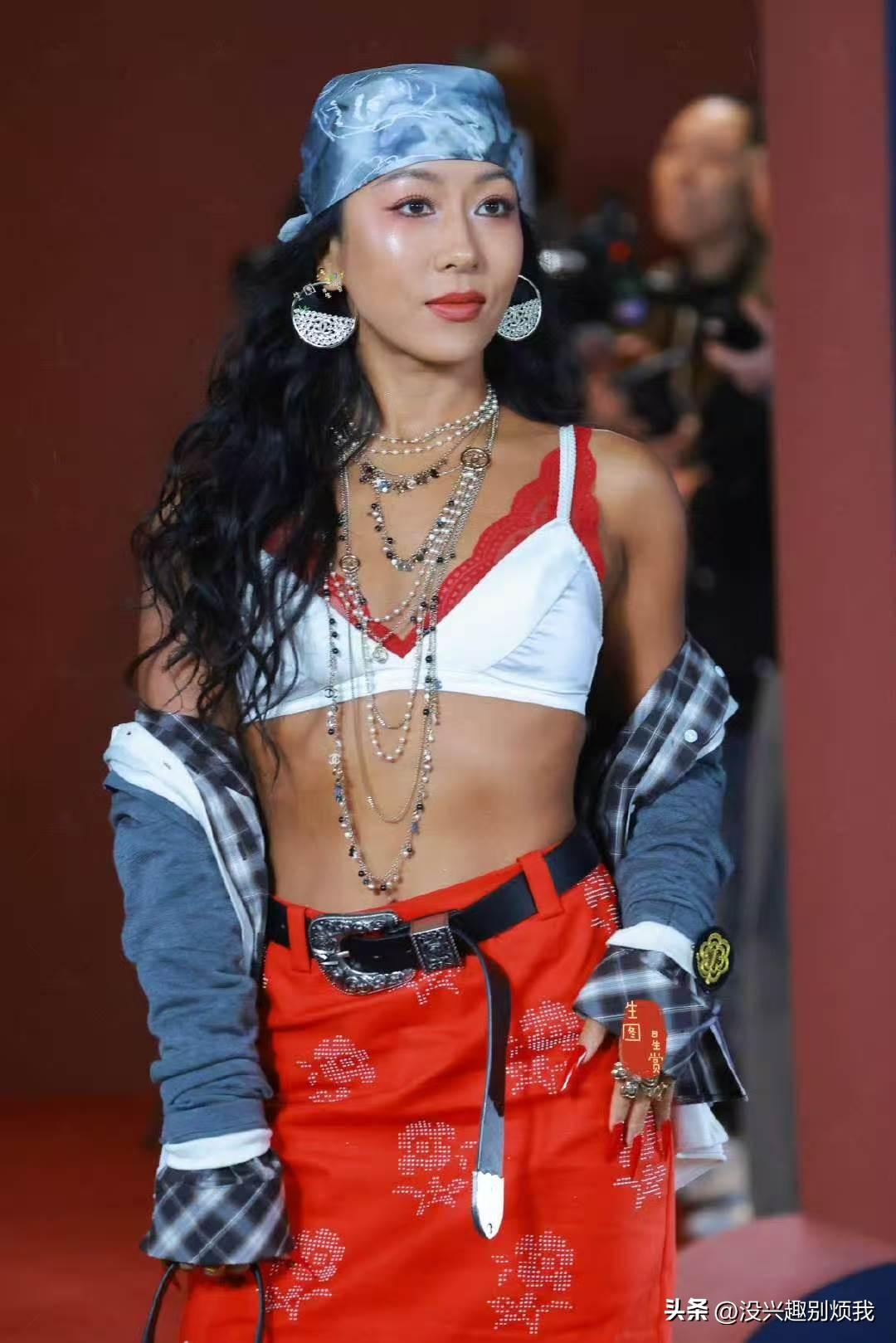 吉克隽逸活动生图，美式辣妹已上线，野性魅惑