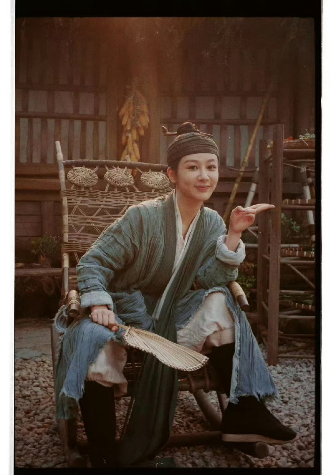 [心]#杨紫要久久爱# 你是天光乍破间，那第一缕曙光，轻柔的落在我脸上，照亮我心