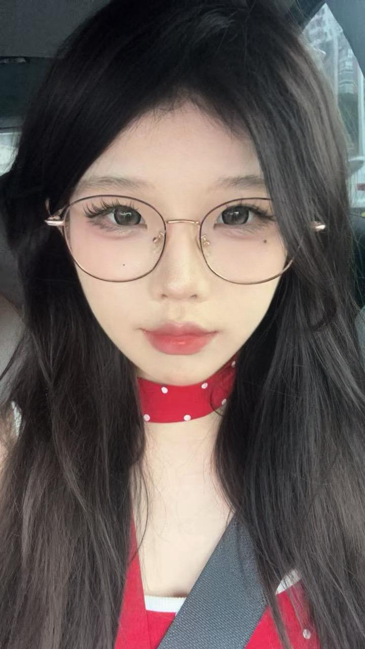 看上去比较专一。