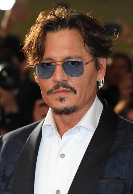 有史以来最大的男士香水合同，约翰尼·德普 (Johnny Depp) 与迪奥 (