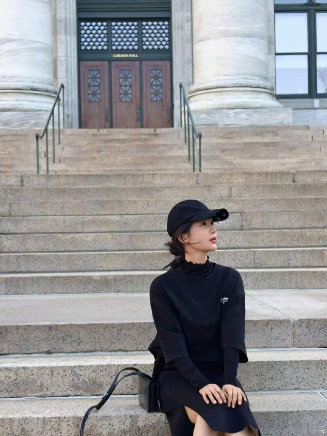 杨紫发了七张游玩plog 杨紫的游玩plog 杨紫随拍也能出大片！杨紫