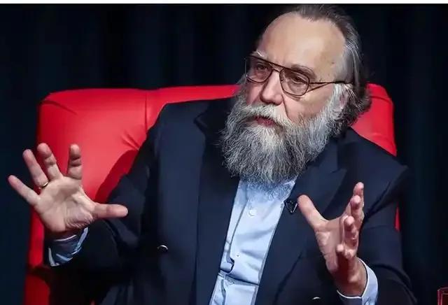 俄罗斯国师杜金曾说：中国放任委内瑞拉和伊朗沦陷，下一个遭殃的也将是中国自己。而且