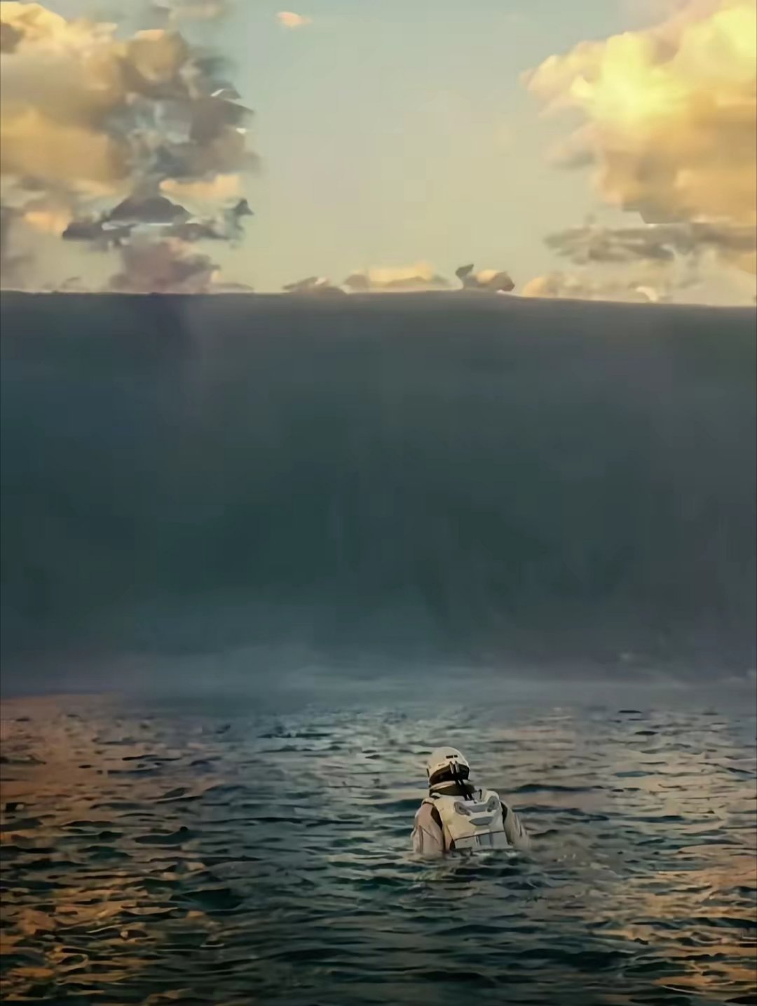 2014年11月12日，《星际穿越》于国内首次公映，若按一小时相当于7年换算，直