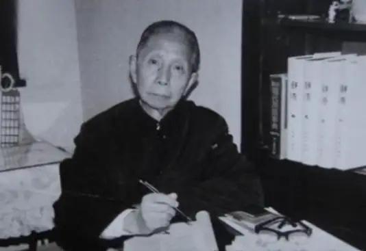 1955年，蒋介石的女婿被判刑15年，陈洁如亲自出面找周总理求情，周总理指示：“
