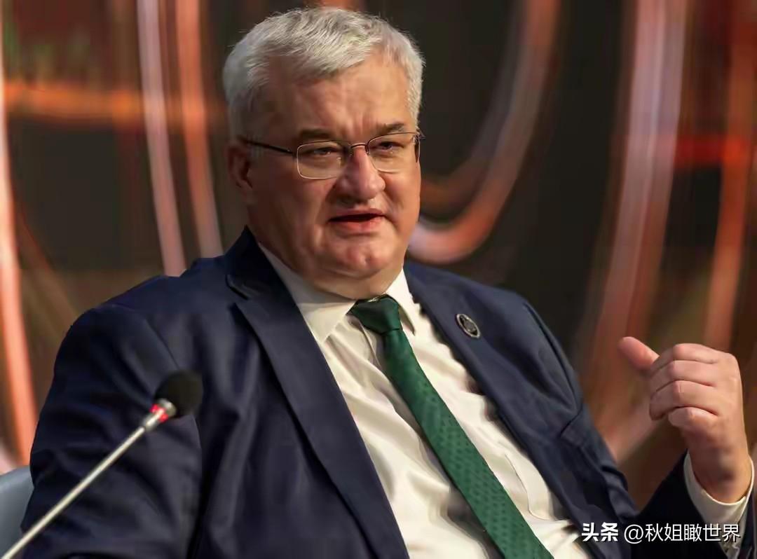 乌外长表态愿无条件停火，俄乌两大核心分歧难化解
 
综合外媒7月7日北约峰会现场