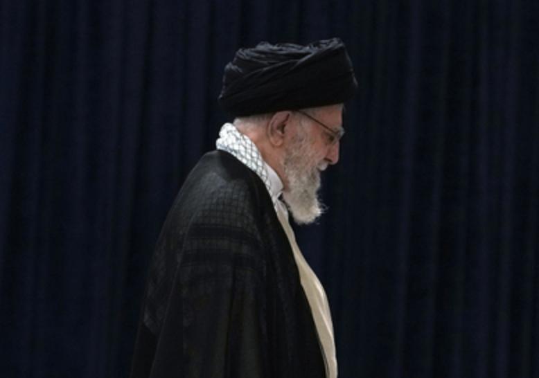 【哈梅内伊被杀前数小时，有人突然押注赌盘，狂赚6倍报酬】

就在2月28日美以联