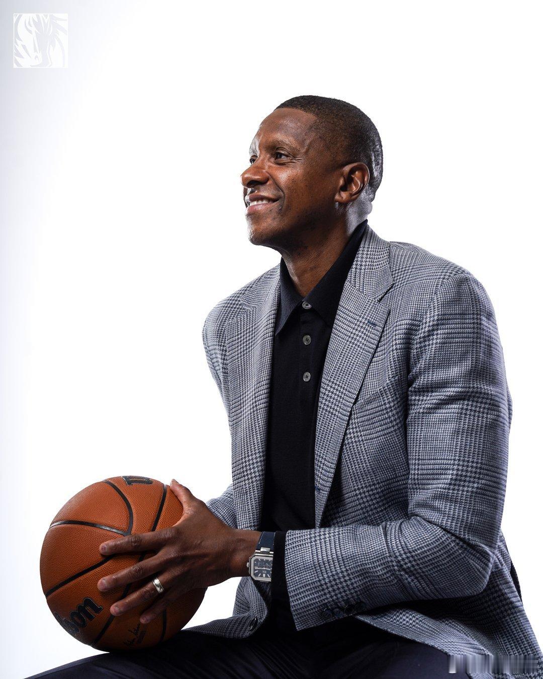 MFFL 乌杰里的定妆照。乌杰里担任独行侠运营总裁森林狼质疑文班盖帽干扰球哈登场