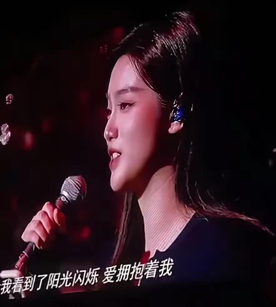 刀郎厦门演唱会，我有“三”问！第一，徐子尧去哪了？第二，新美女是谁？第三，这背后