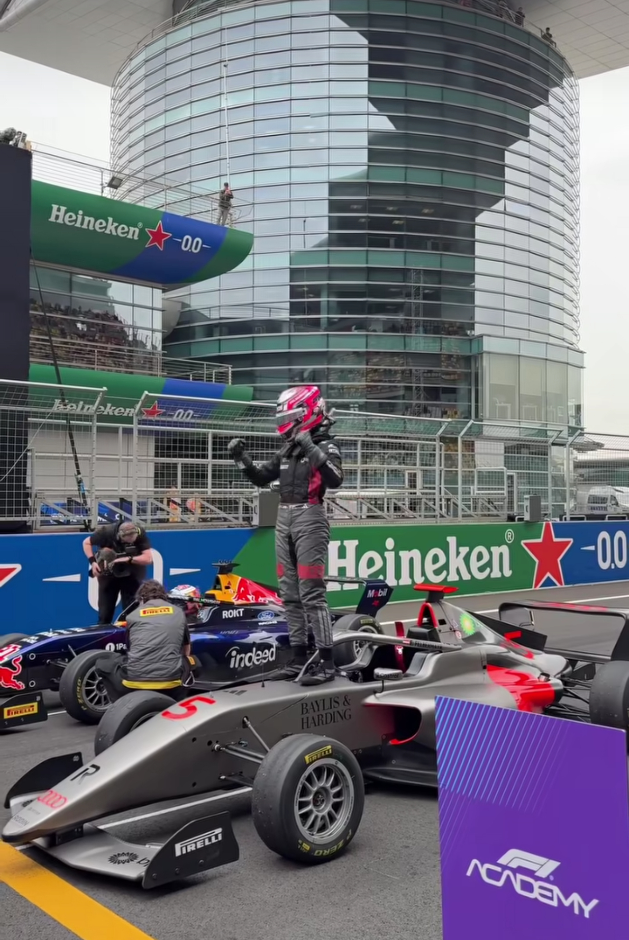 F1学院赛中国站奥迪车手艾玛费尔伯迈尔小姐姐P1👏👏👏 