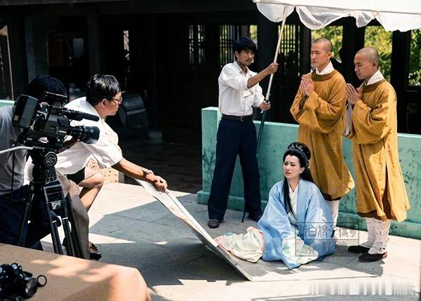 1992年6月，南京鸡鸣寺，《新白娘子传奇》剧组，赵雅芝拍摄白娘子入塔花絮照 