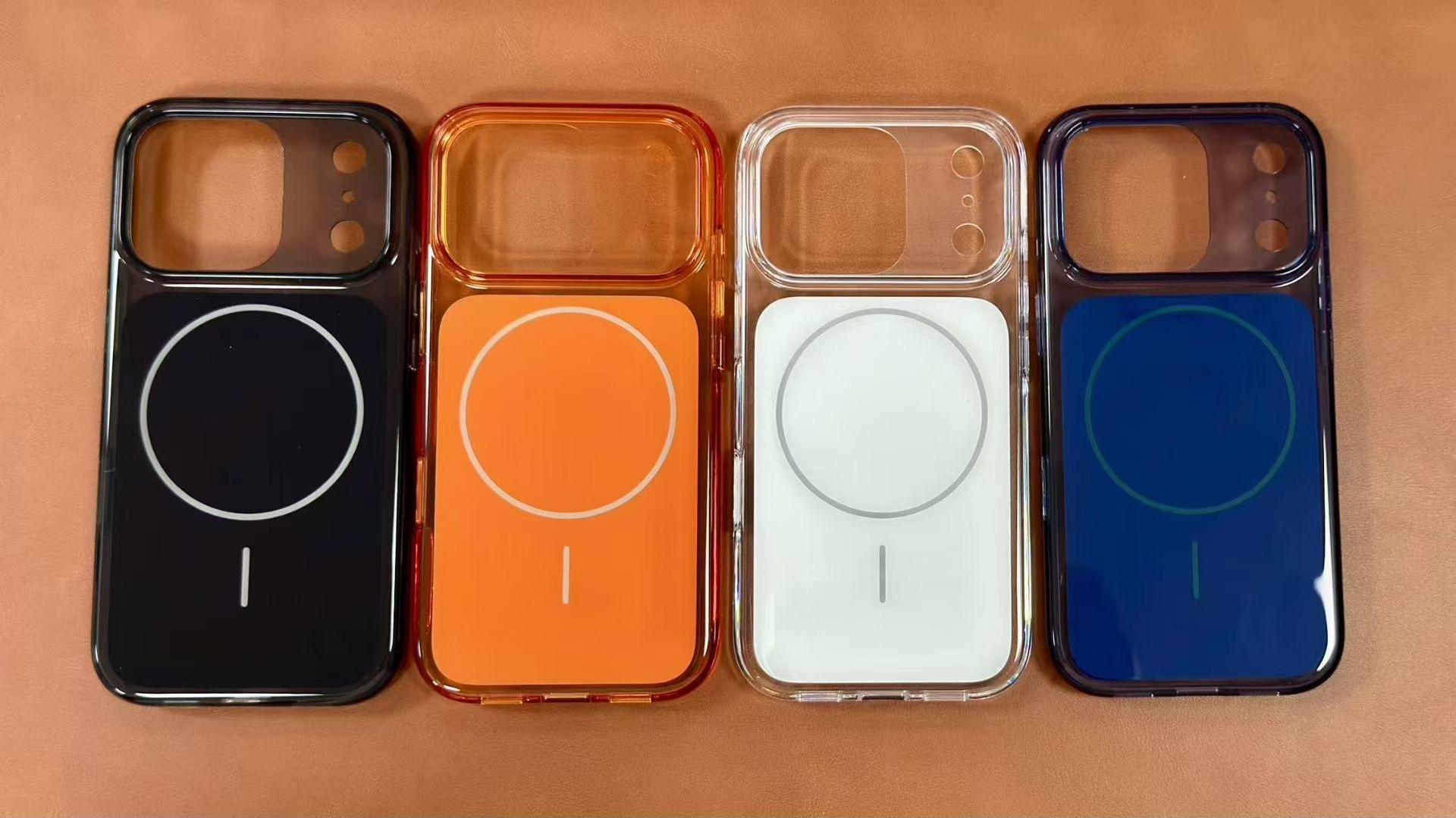 iPhone17Pro 的官方透明壳可能类似这样，背板的大圆角矩形做成实色，这样