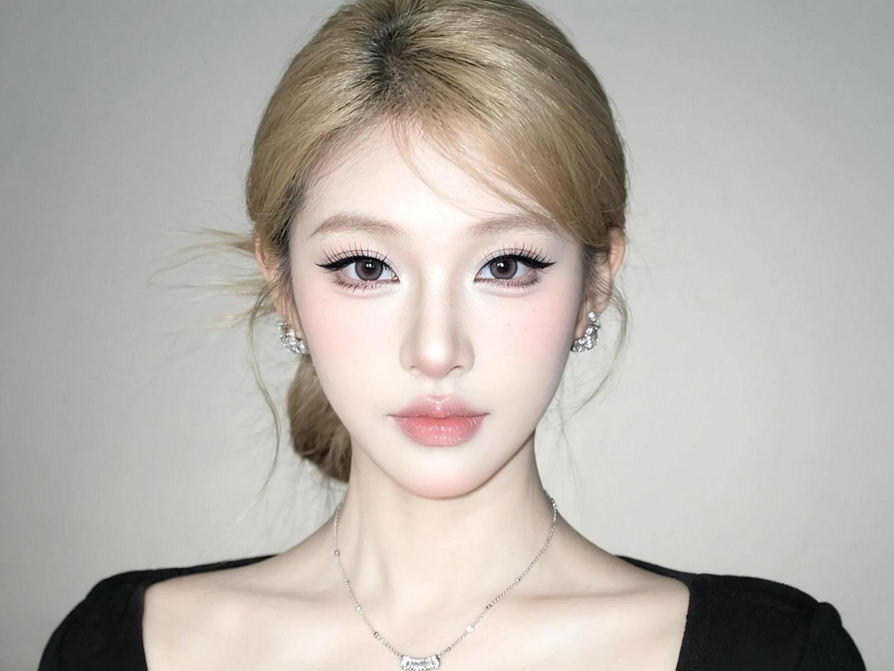 等我也染个浅金发